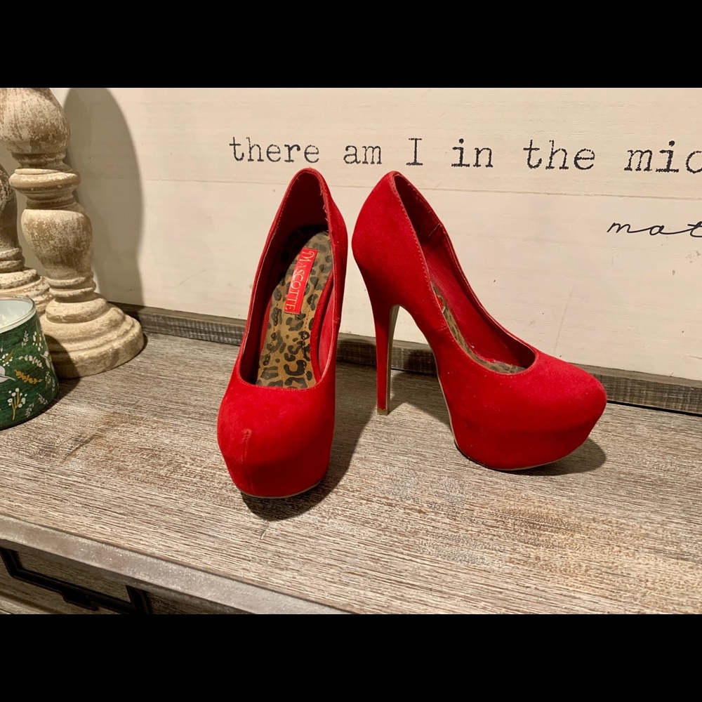 Mascotte Heels